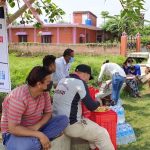 वडा सदस्य बज्रचार्य, बितरण स्थलमै खाए खाना (फोटोफिचर)