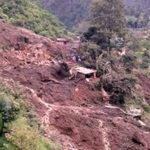बझाङमा पहिराे जाँदा १७ घर बगायाे, ७ जना बेपत्ता