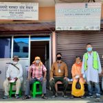 अवधी भाषी पत्रकारलाई माक्स र स्यानिटाईजर वितरण