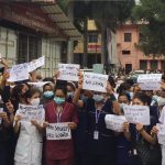 स्वास्थ्यकर्मीद्धारा बिहानैदेखि प्रदर्शन, दोषीलाई उन्मुक्ती दिए कडा आन्दोलन गर्ने १५ संगठनको चेतावनी