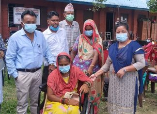 अपांङ्गता भएकालाई सहायक सामाग्री हस्तान्तरण