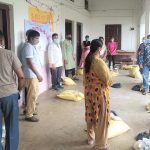 ज्याला मजदुरी गर्दै आएका २३ जनालाई राहत स्वारुप खाद्यन्न बितरण