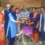 नेपालगञ्जमा छात्राहरुलाई साईकल सहयोग