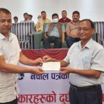 डा.श्रेष्ठ दम्पत्तिद्वारा एम्बुलेन्सका लागि ५१,१११ सहयोग