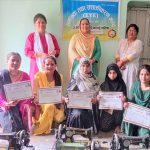 तीन महिने सिलाई कटाई तालिमसंगै सहभागिलाई मेसिन बितरण