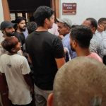 सिफारिस नदिएपछि नेपालगन्ज १८ वडा कार्यालयमा तनाव, पत्रकारमाथि हातपात