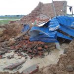 ईट्टा भट्टाकाे ईशारामा नेपालगञ्ज-२१ का खाँकाे घर भत्काईयाे