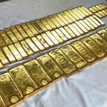 विमानस्थलमा पक्राउ परेका व्यक्तिलाई शौच गराउँदा एक किलो सुन निस्किएपछि…..