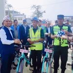 नगरपालिकाद्वारा नगर प्रहरीलाई गस्तीका लागि साइकल वितरण