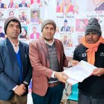 प्राण घातक राेग बिमा बापत भरतरामलाई पाँच लाख प्रदान
