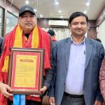 बरिस्ठ गायक कन्हैया सिंह गृहनगर नेपालगन्जमा अभिनन्दनपत्रले सम्मानित