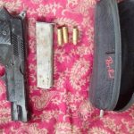 पेस्तोलसहित वडाअध्यक्ष पक्राउ