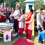 नवविवाहित दम्पतीको उदाहरणीय कार्य, विद्यार्थीलाई शैक्षिक सामाग्री सहयोग