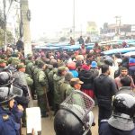 ईरिक्सामाथि डोजर चलाएपछि व्यवसायीले घेरे उपमहानगरपालिका