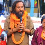 तीन किलोको नेल लगाएर धर्ना बस्नुभएका सुनारको धर्ना स्थगित