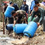 नियन्त्रित अवैध मदिरा नष्ट