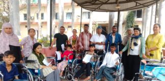 १२ जना बालबालिकालाई सहायक सामाग्री प्रदान