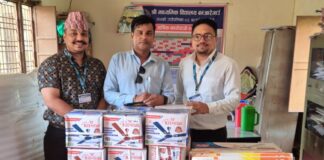 एनएमबी बैंकद्वारा बन्जारे गाउँ माविलाई फ्यान र बाेर्ड प्रदान