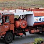 शिल तोडेर डिजेल निकाल्ने अवस्थामा दुई वटा ट्याङ्कर नियन्त्रणमा